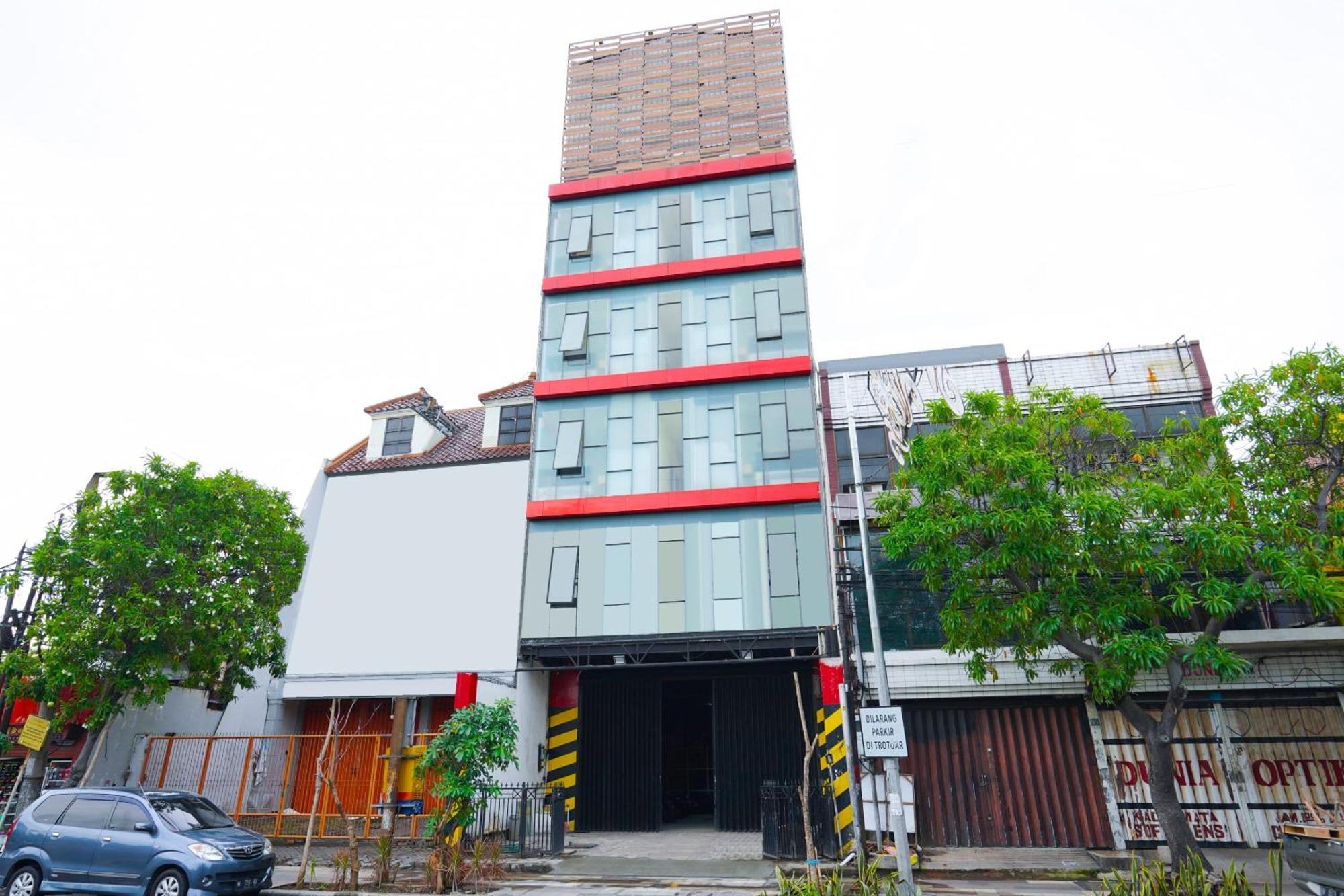 ホテル Oyo フラグシップ 3688 ポットアート スラバヤ エクステリア 写真